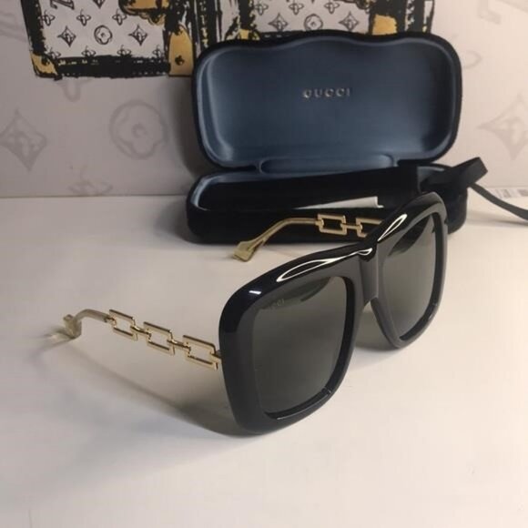 New Authentic Gucci Black Oversized Sunglasses GG0499S 001 - Picture 1 of 11